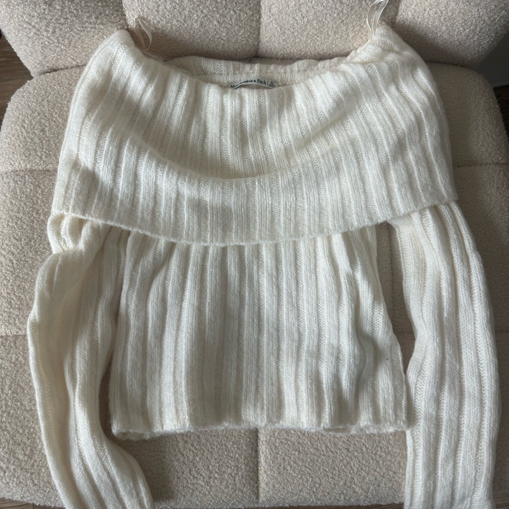 Abercrombie off the shoulder knit top